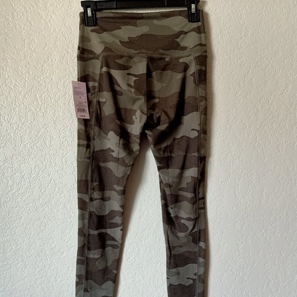 Wild Fable Women's High Rise Ultra Soft Leggings - Army - Picture 3 of 5